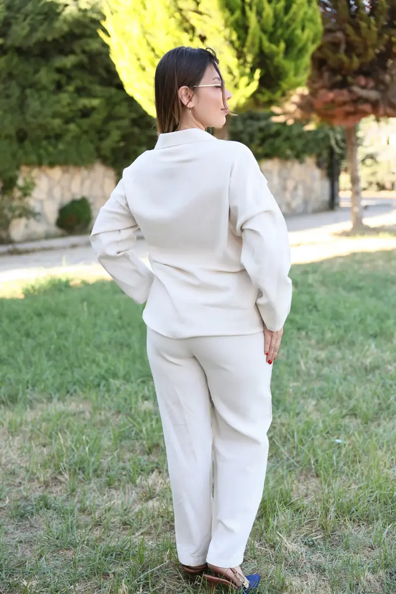 Ekru Yaprak Nakış Detaylı Pantolon Takım Görseli